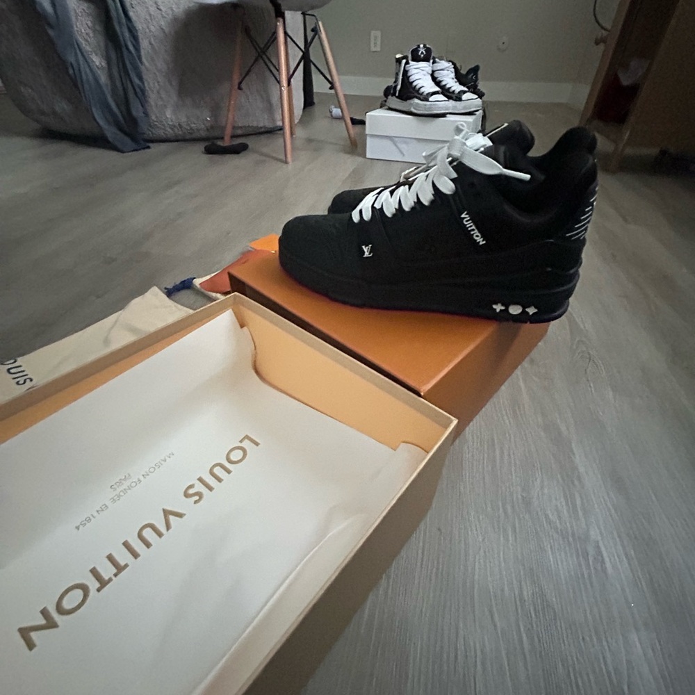 Louis Vuitton Black and White Sneakers - Picture 7 of 8